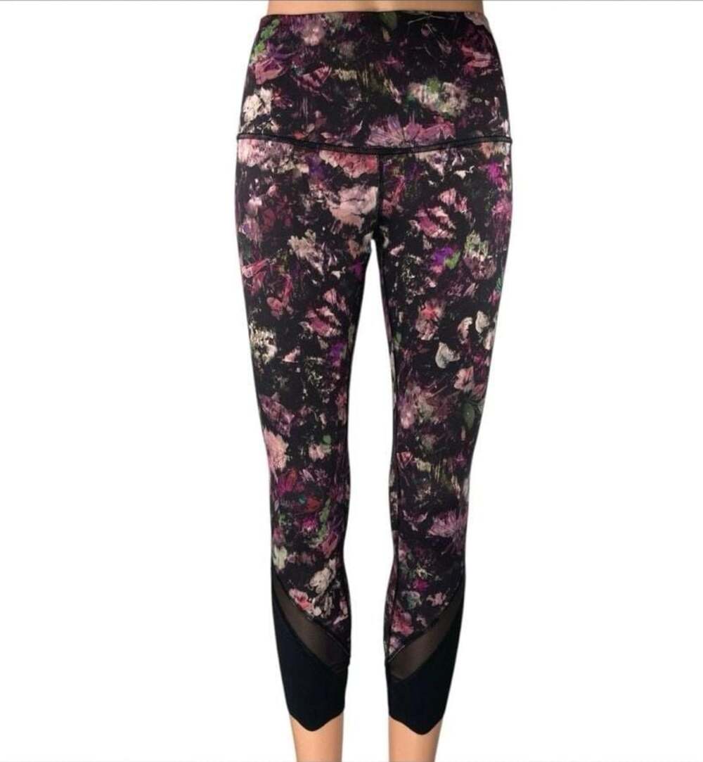 Lululemon Floral Print Athletic Workout Crop Leggings with Mesh Panels Sz M